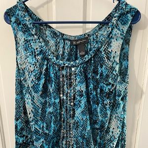 Women’s pretty top